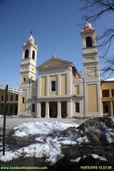 La facciata della chiesa